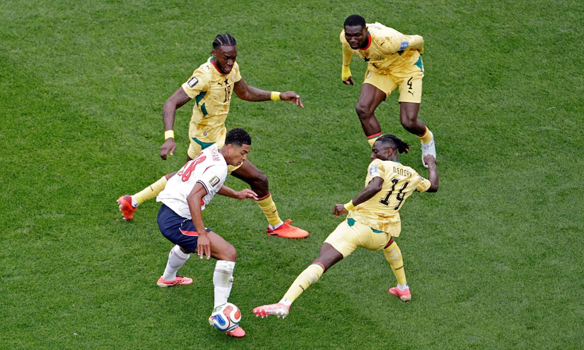 Merson: ‘Anh cần dồn bóng cho Bellingham như cách Argentina làm với Messi’ - hình ảnh - u888app.vip