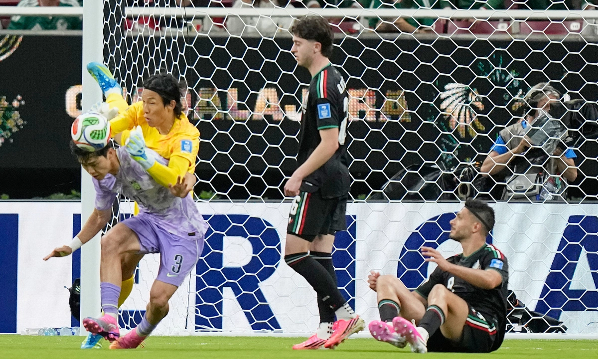 Mexico vượt qua vòng bảng World Cup 2026 nhờ sai lầm của thủ môn Hàn Quốc - hình ảnh - u888app.vip Mexico vượt qua vòng bảng World Cup 2026 nhờ sai lầm của thủ môn Hàn Quốc - hình ảnh - u888app.vip