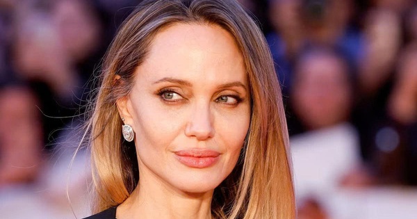 Angelina Jolie quyết phân định rõ chuyện tài chính với Brad Pitt - hình ảnh - u888app.vip Angelina Jolie quyết phân định rõ chuyện tài chính với Brad Pitt - hình ảnh - u888app.vip