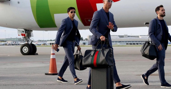 Cristiano Ronaldo bị chấm 0 điểm về thời trang tại World Cup 2026 – Fan U888 tranh cãi dữ dội - hình ảnh - u888app.vip Cristiano Ronaldo bị chấm 0 điểm về thời trang tại World Cup 2026 – Fan U888 tranh cãi dữ dội - hình ảnh - u888app.vip