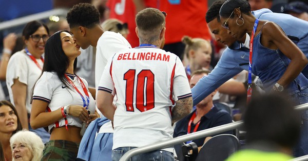Mẹ Bellingham giúp con trai thoát được án phạt bị cấm trận bán kết Anh – Argentina: góc nhìn mới cho người chơi Việt - hình ảnh - u888app.vip Mẹ Bellingham giúp con trai thoát được án phạt bị cấm trận bán kết Anh – Argentina: góc nhìn mới cho người chơi Việt - hình ảnh - u888app.vip