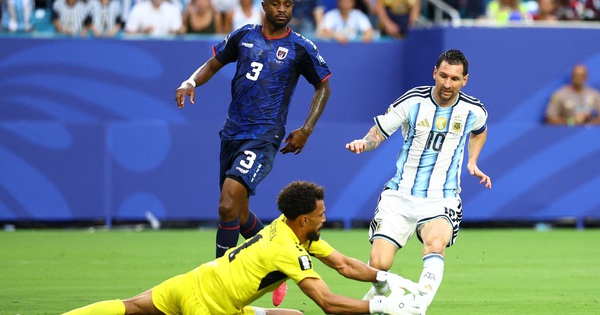 U888 Việt Nam: Messi bật cười khi cầu thủ Cabo Verde xin chữ ký sau trận đấu ác liệt - hình ảnh - u888app.vip U888 Việt Nam: Messi bật cười khi cầu thủ Cabo Verde xin chữ ký sau trận đấu ác liệt - hình ảnh - u888app.vip